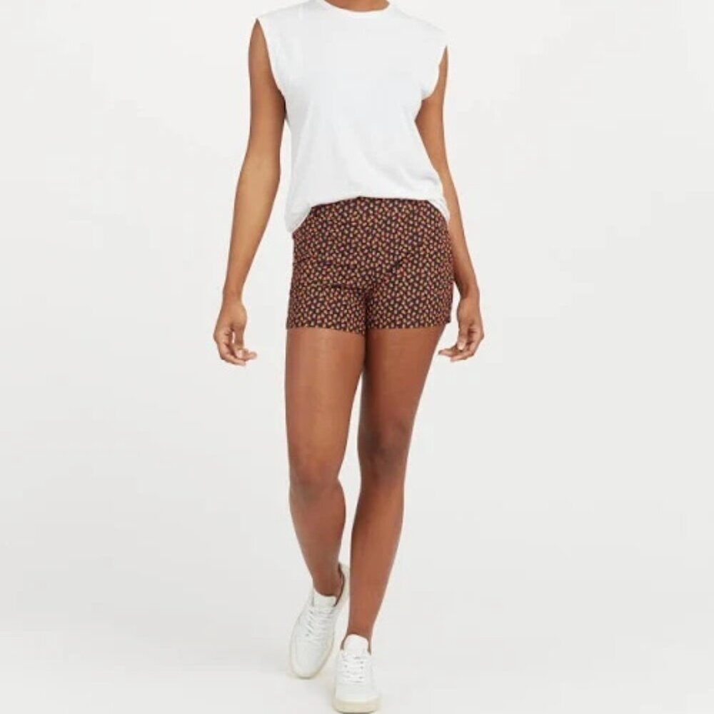 SPANX Navy Dot 4" Fry Days Pull On Pockets 4 Way Stretch SHORTS Women’s